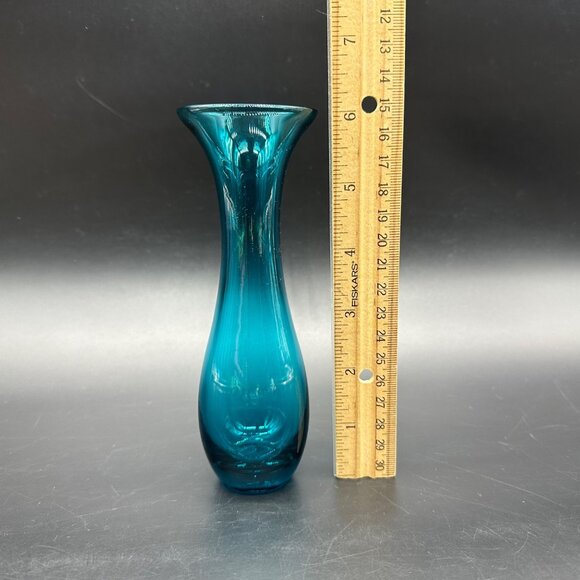 Turquoise Blue Bud Vase Blown Glass Handmade Floral Decorative Centerpiece - Picture 7 of 7